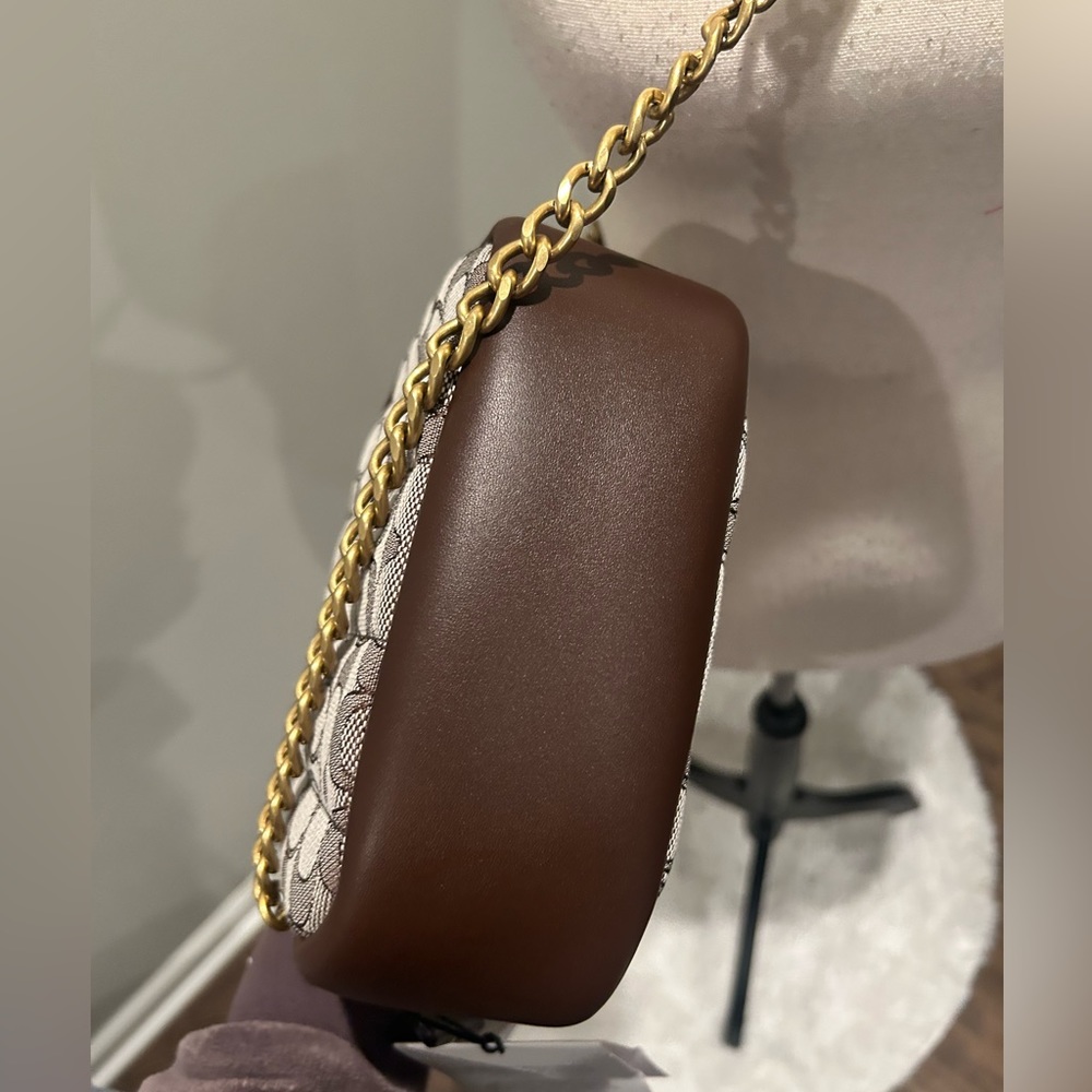 ✨Coach (NWT) Small Camera Bag In Signature Jacquard With Quilting✨ - Picture 11 of 13